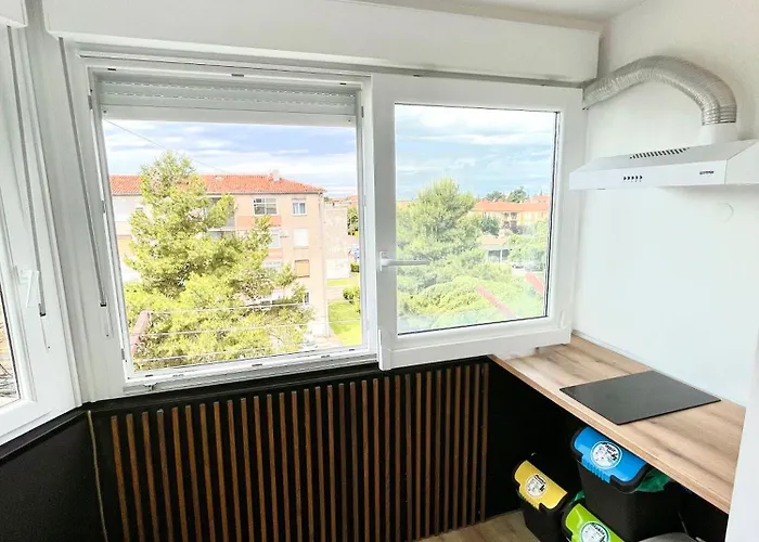 Sara&sera Self Check In,fourth Floor No Elevator,studio App Apartman