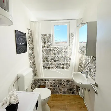 Sara&sera Self Check In,fourth Floor No Elevator,studio App Umag