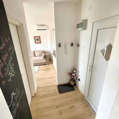 Sara&sera Self Check In,fourth Floor No Elevator,studio App *