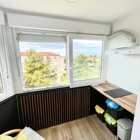 Sara&sera Self Check In,fourth Floor No Elevator,studio App Apartment